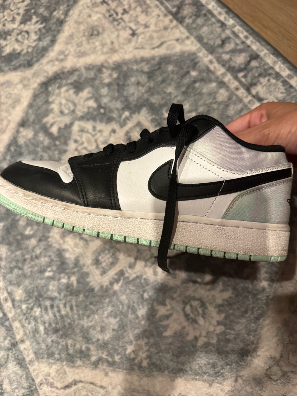 Nike Jordan size 8, Womens Low-Top Sneaker in Black, White & Mint